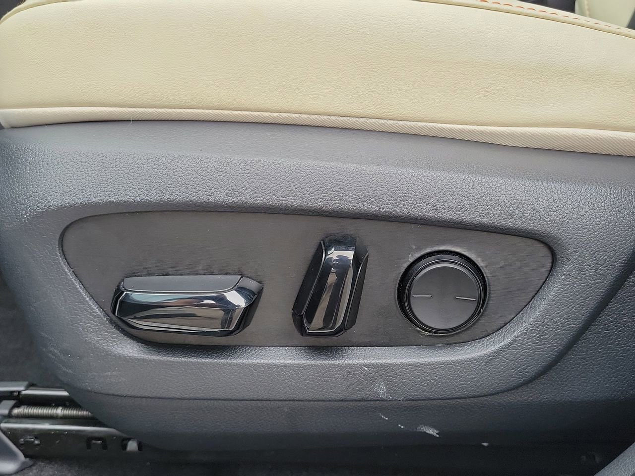 Used 2024 Lexus NX 250 FWD image 23