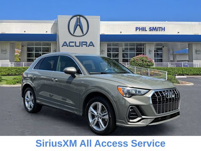 Used 2020 Audi Q3 2.0T Premium w/ Convenience Package AWD/4WD image 3