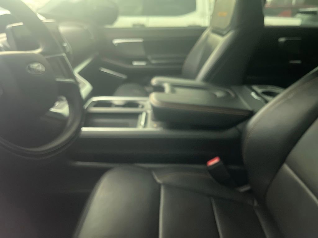 Used 2025 Ford Expedition Tremor image 6