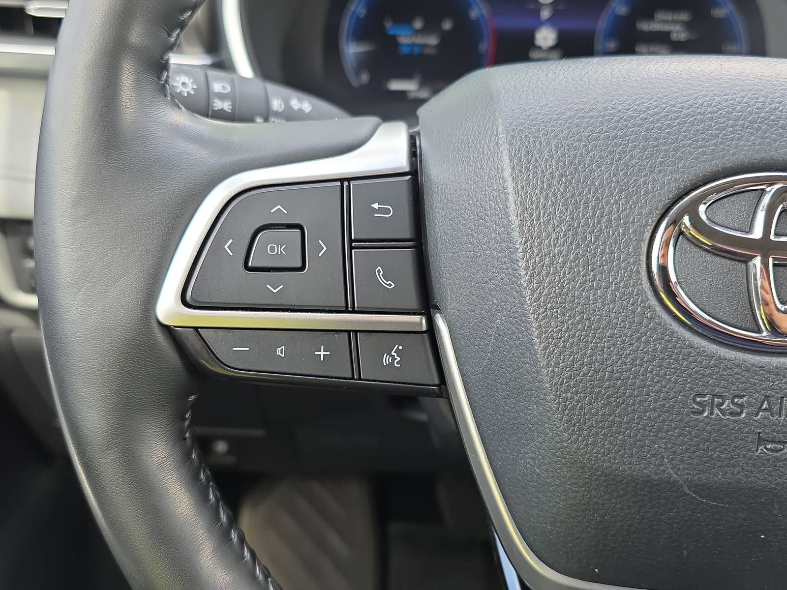 Used 2023 Toyota Highlander Limited image 18