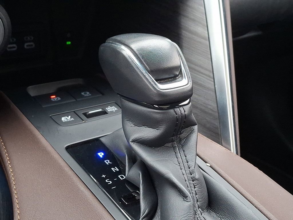 New 2024 Toyota Venza Limited AWD/4WD image 15