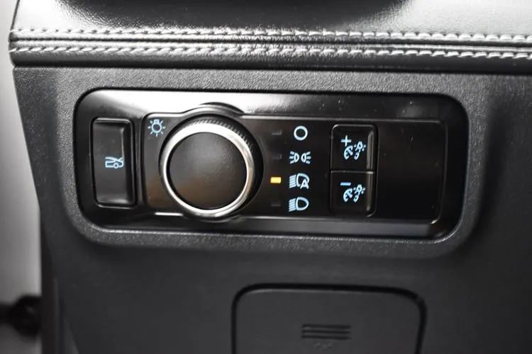 Used 2025 Ford Mustang Premium RWD image 19