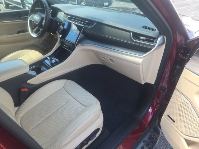 Used 2024 Jeep Grand Cherokee Limited w/ Luxury Tech Group II AWD/4WD image 22