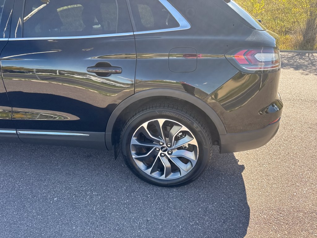 Certified 2022 Lincoln Nautilus Reserve w/ Luxury Package AWD/4WD image 36