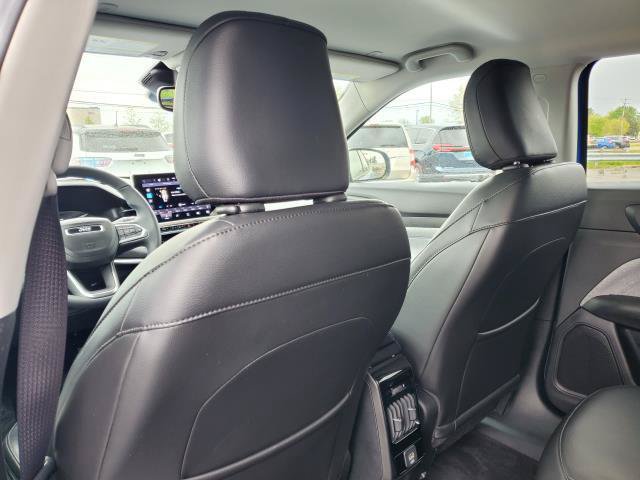 Used 2022 Jeep Compass Latitude AWD/4WD image 24