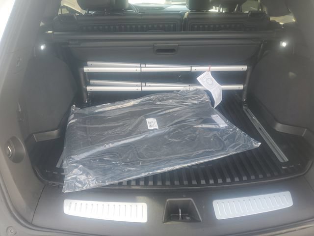 Certified 2025 Cadillac XT5 Premium Luxury w/ LPO, Floor Liner Package AWD/4WD image 8