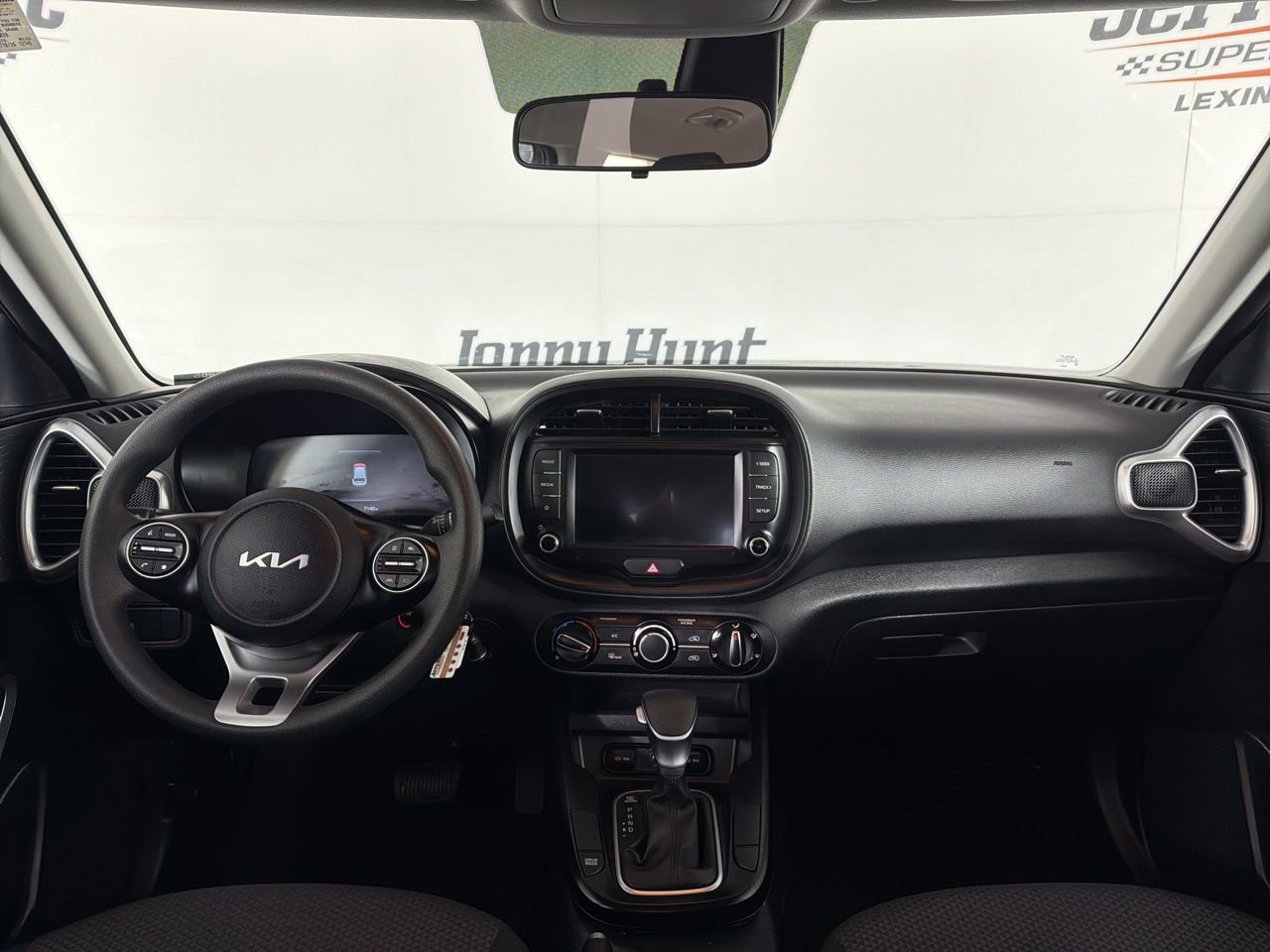 Used 2025 Kia Soul LX image 18