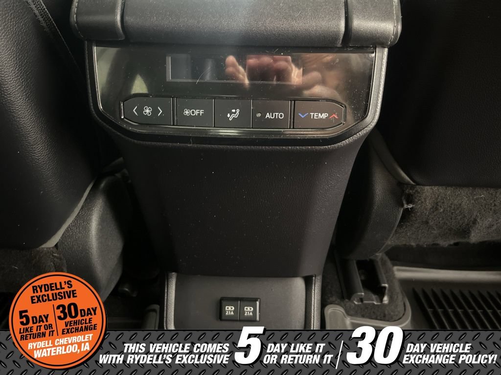 Used 2021 Toyota Highlander XSE AWD/4WD image 19