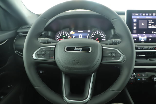 New 2026 Jeep Compass Latitude image 12