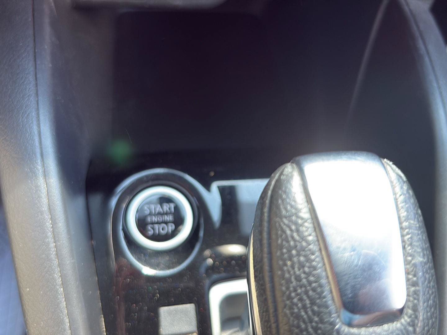 Used 2020 Nissan Versa SR FWD image 26