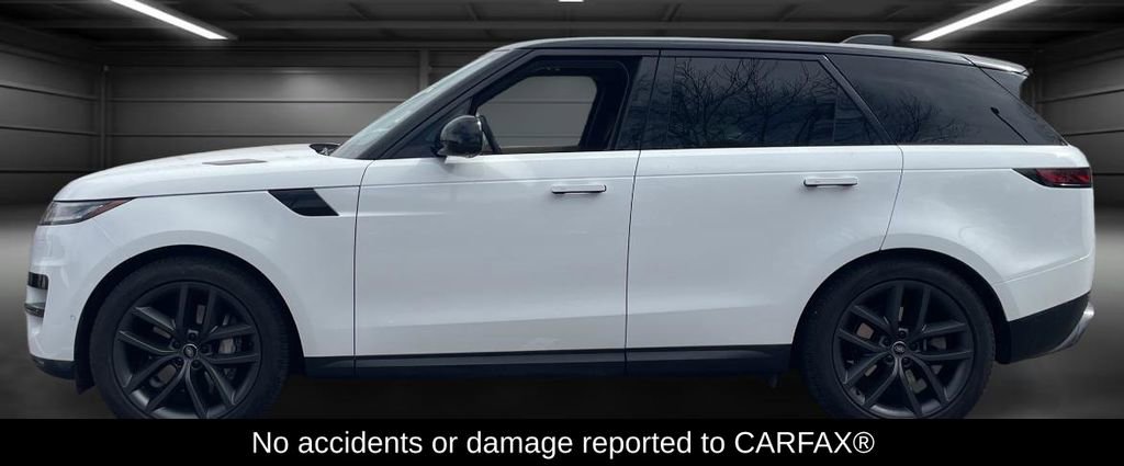 Used 2024 Land Rover Range Rover Sport SE image 2