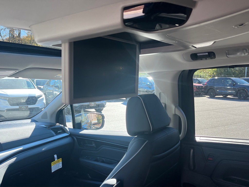 New 2026 Honda Odyssey Touring image 10