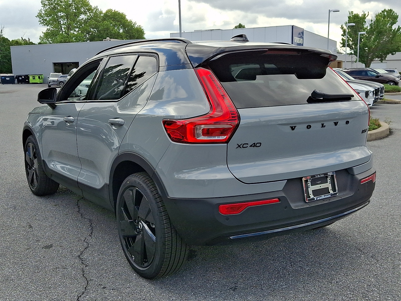 New 2026 Volvo XC40 B5 Ultra w/ Climate Package AWD/4WD image 3