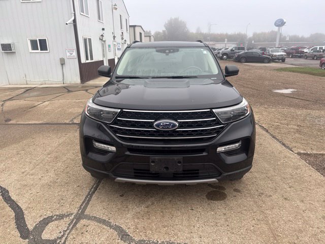 Used 2020 Ford Explorer XLT w/ Equipment Group 202A AWD/4WD image 8