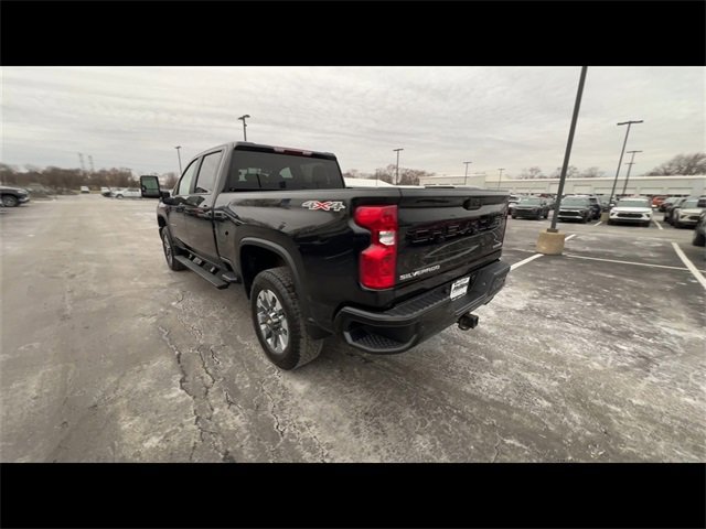 Used 2024 Chevrolet Silverado 2500 Custom w/ Custom Value Package image 6