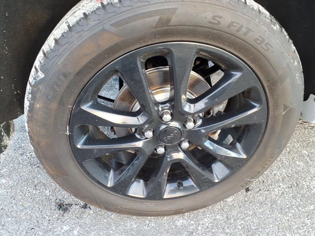 Used 2021 Jeep Grand Cherokee Laredo X image 7