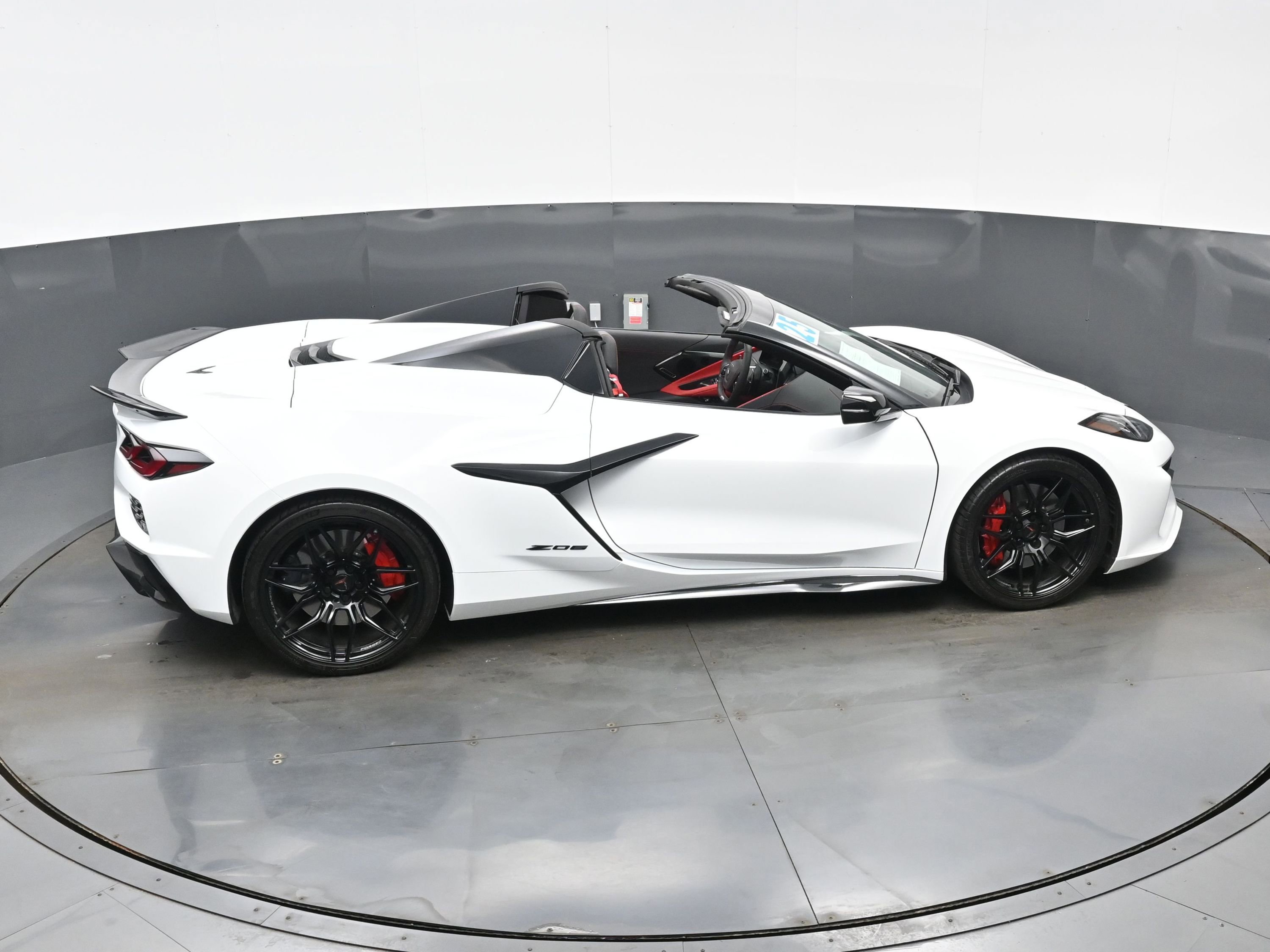 Used 2025 Chevrolet Corvette Z06 w/ Stealth Interior Trim Package RWD image 36