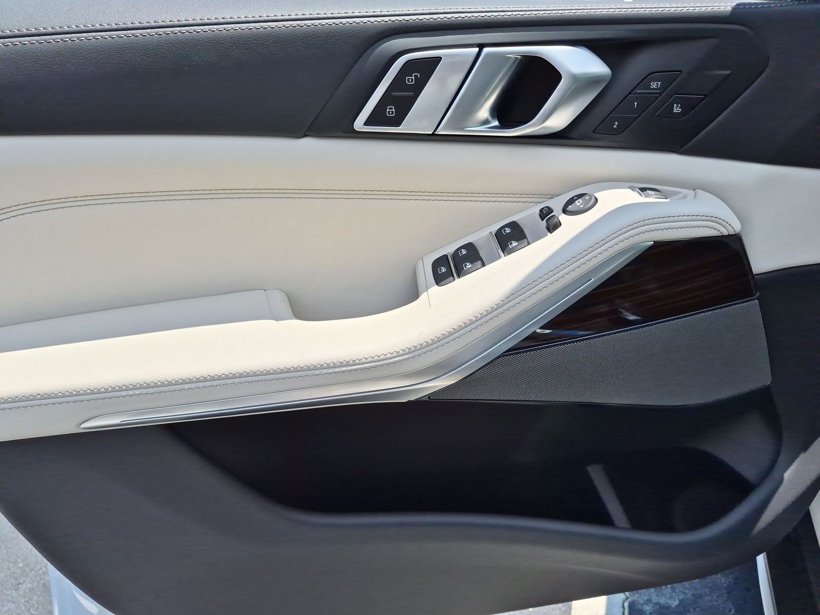 New 2026 BMW X5 xDrive40i AWD/4WD image 14