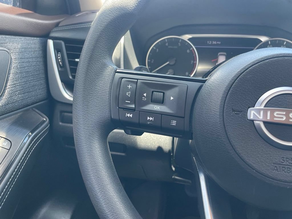Certified 2023 Nissan Rogue SV FWD image 12
