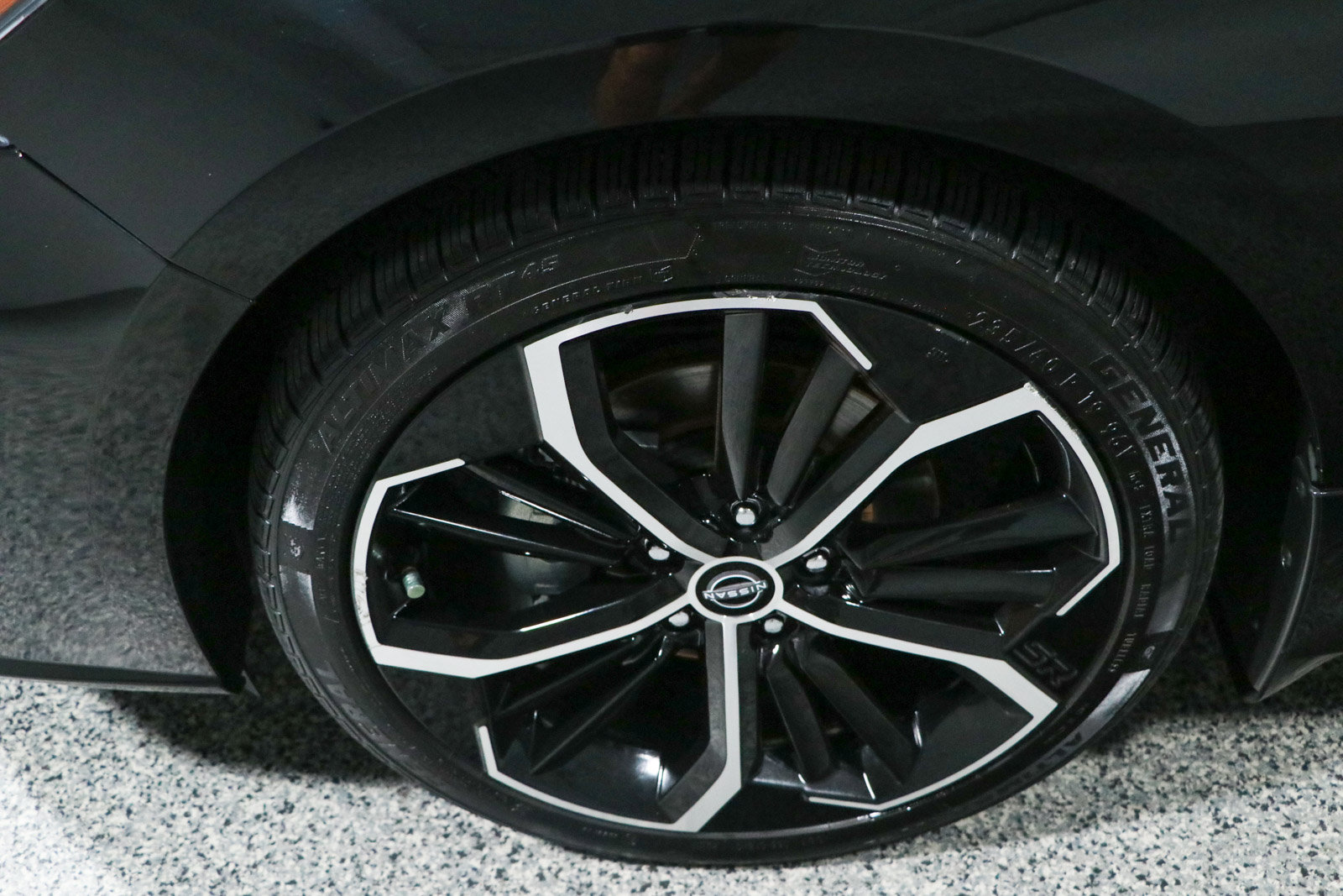Used 2023 Nissan Altima 2.5 SR FWD image 11