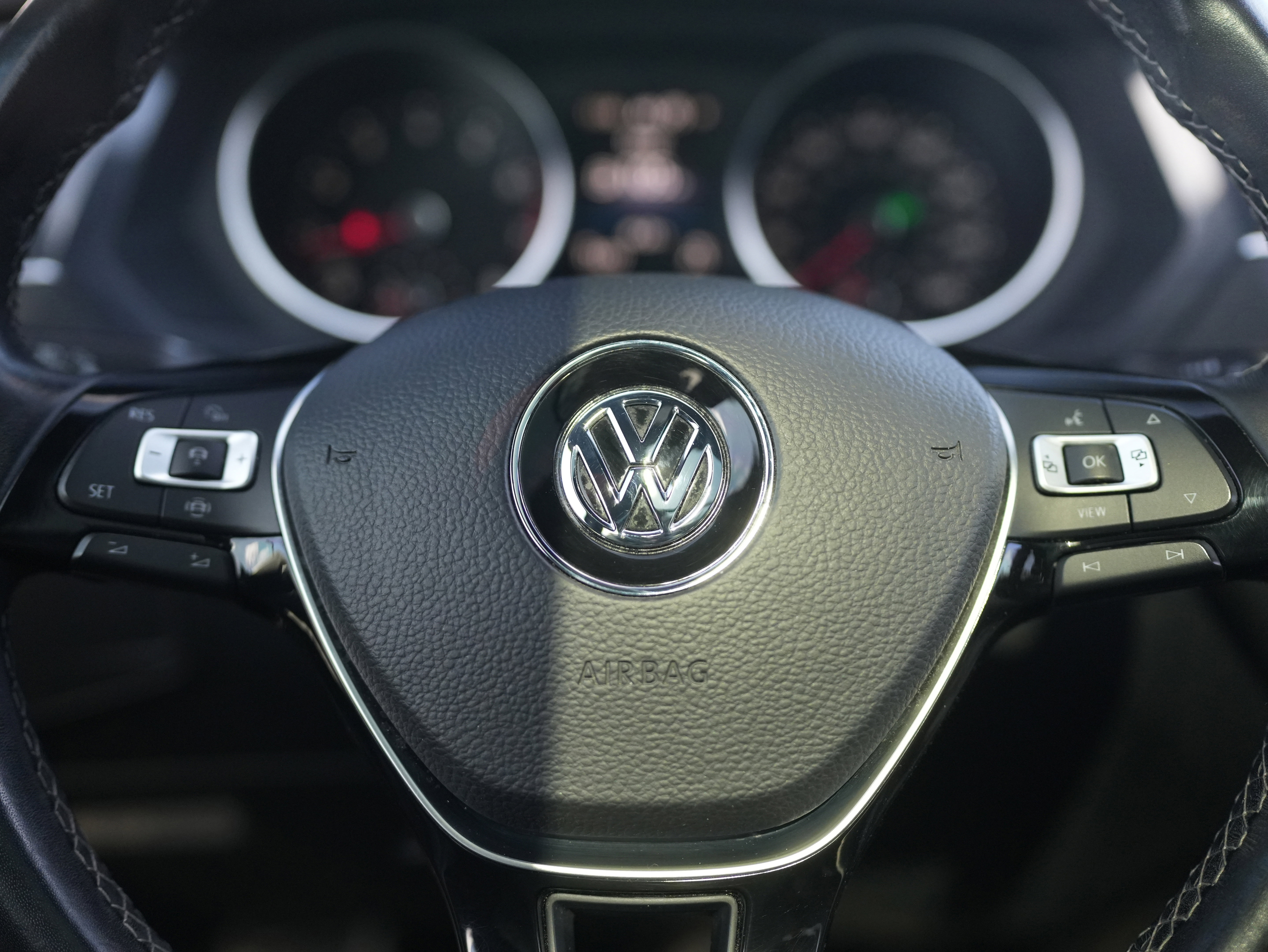 Certified 2021 Volkswagen Tiguan SE R-Line image 19