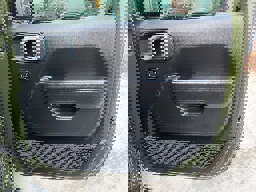 Used 2023 Jeep Gladiator Willys image 28