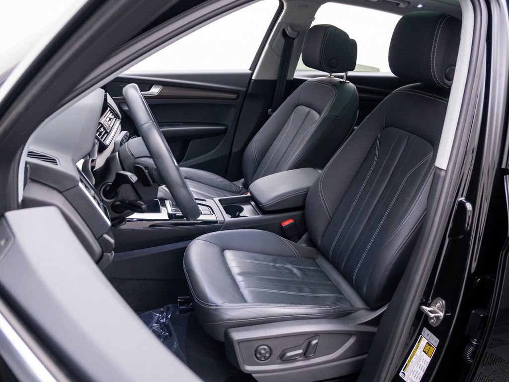 Used 2023 Audi Q5 2.0T Premium w/ Convenience Package AWD/4WD image 16