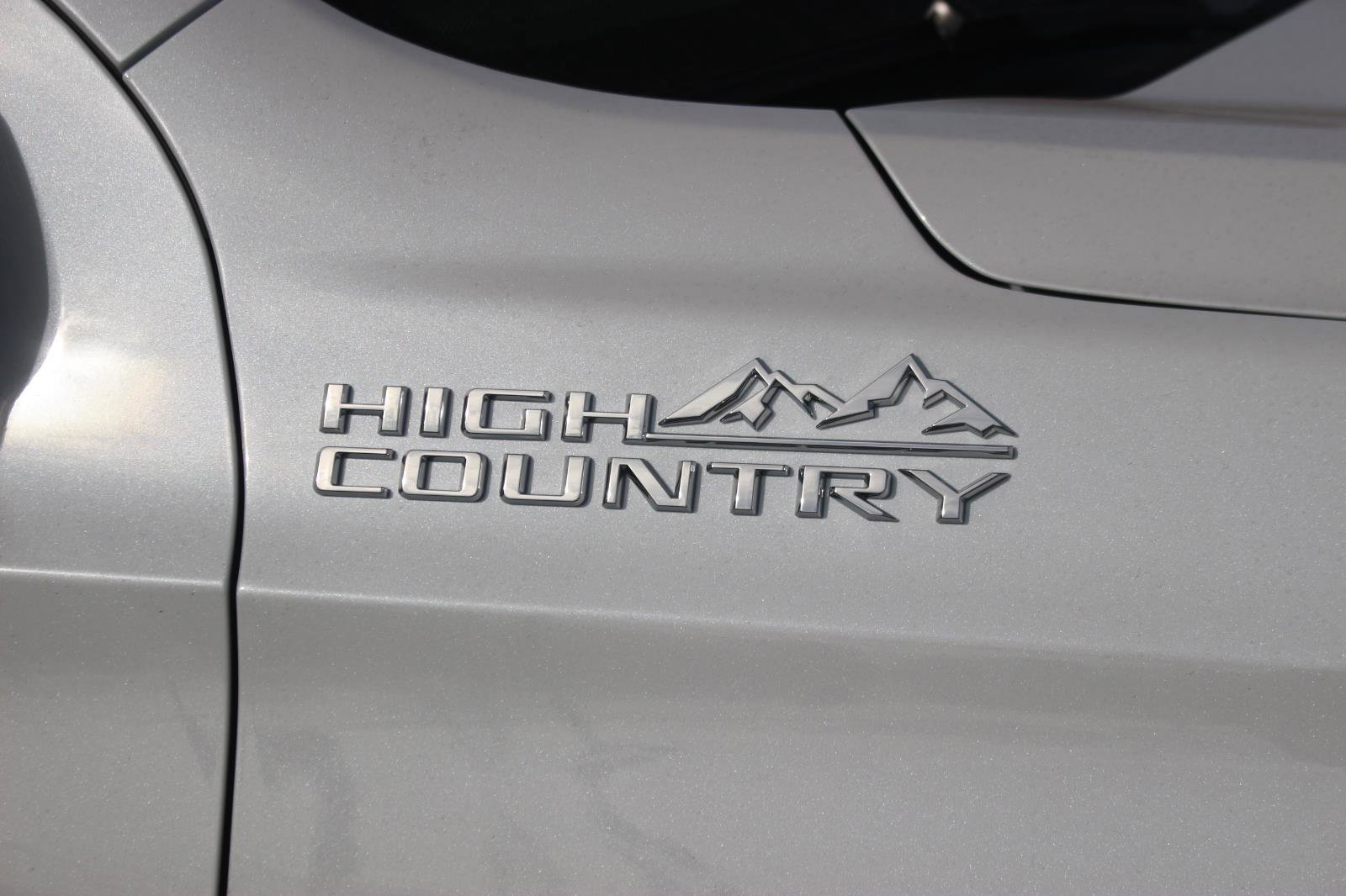 New 2026 Chevrolet Suburban High Country w/ Sun And Tow Package image 10