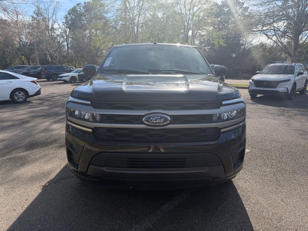 Used 2024 Ford Expedition Max XLT AWD/4WD image 3