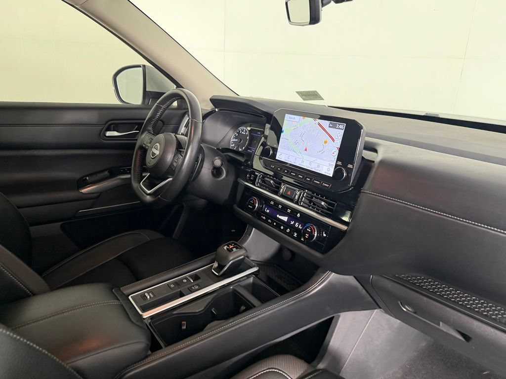 Used 2025 Nissan Pathfinder SL FWD image 31