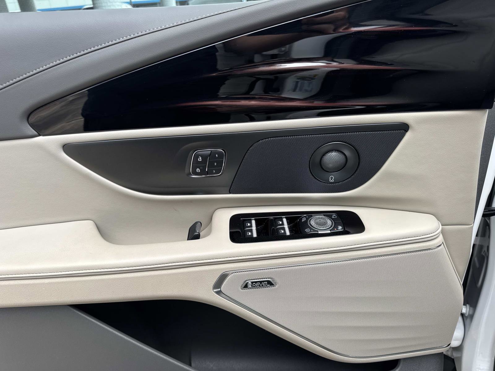 Used 2025 Lincoln Nautilus Reserve image 20