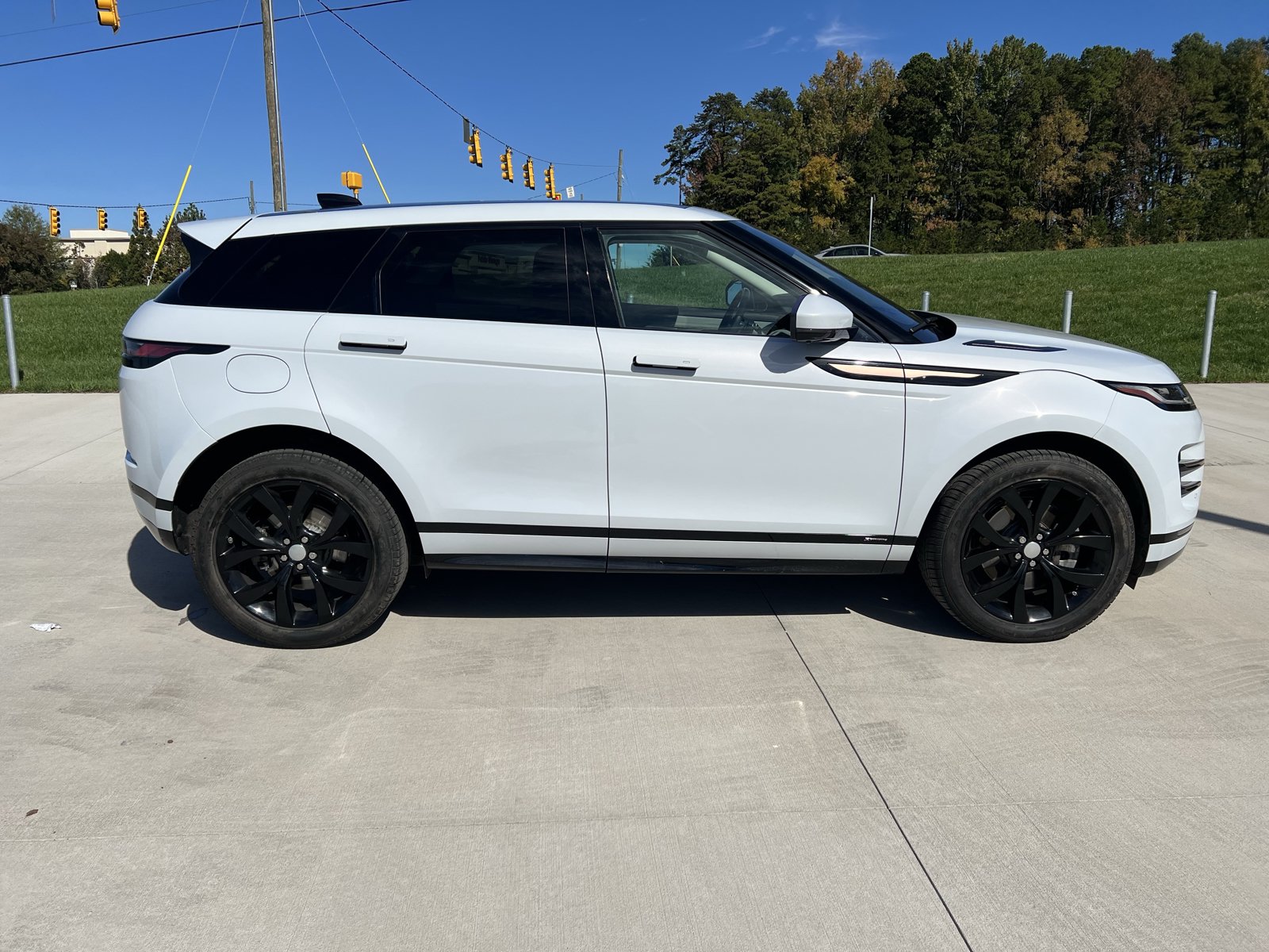 Used 2020 Land Rover Range Rover Evoque R-Dynamic S AWD/4WD image 9