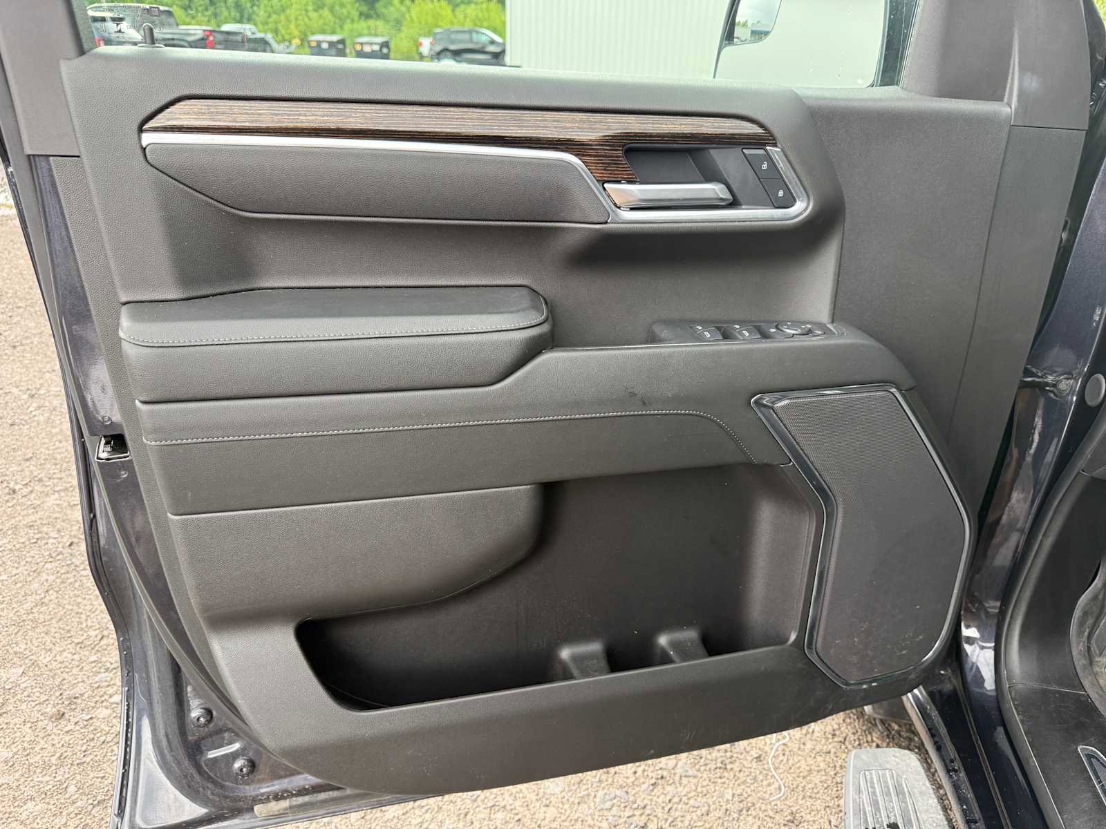 Used 2025 GMC Sierra 1500 Elevation image 12