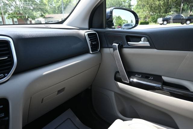 Used 2021 Kia Sportage EX FWD image 28