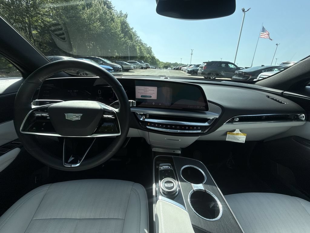 Used 2024 Cadillac Lyriq Luxury AWD/4WD image 28