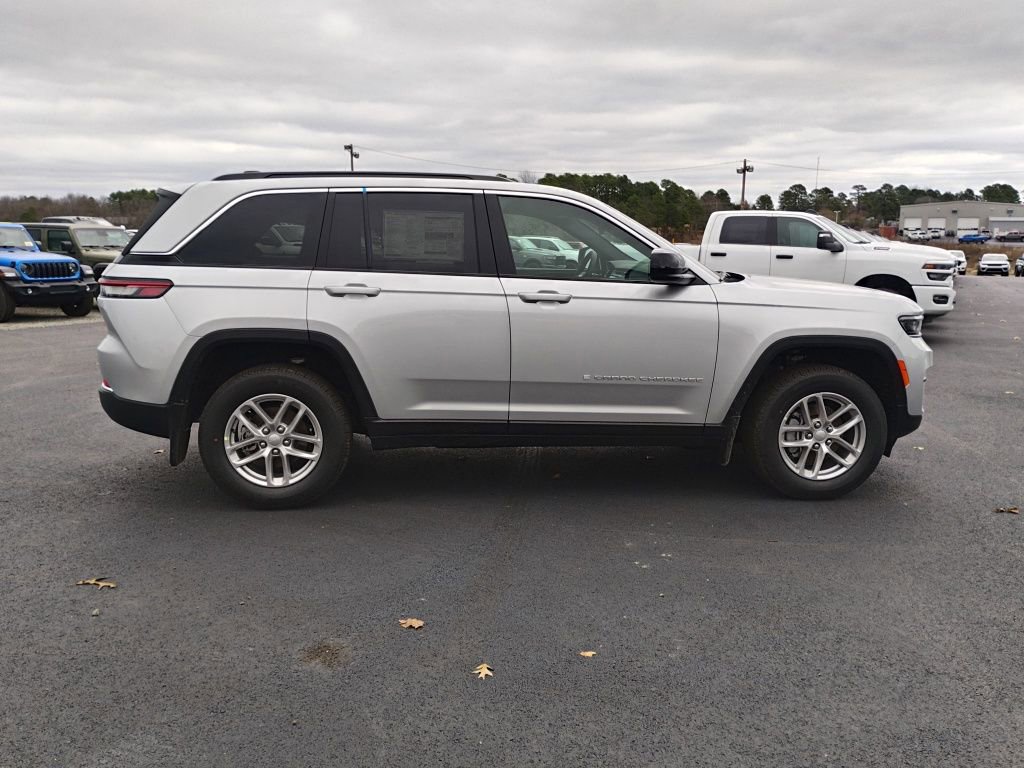 New 2025 Jeep Grand Cherokee Laredo X w/ Trailer Tow Package image 4