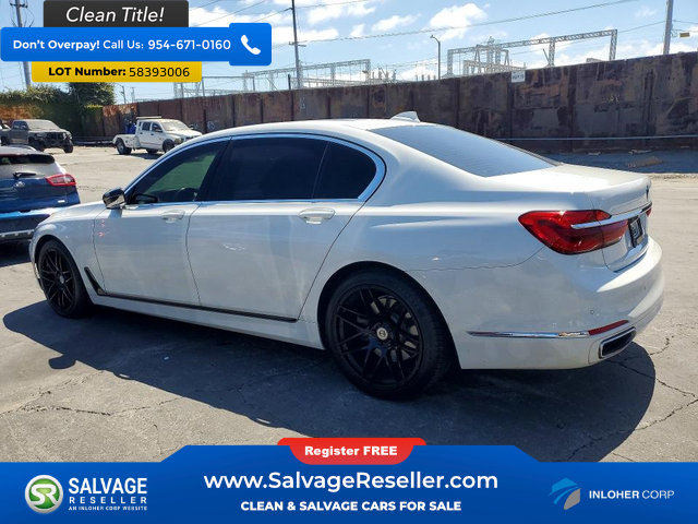 Used 2019 BMW 740i w/ Executive Package RWD image 3