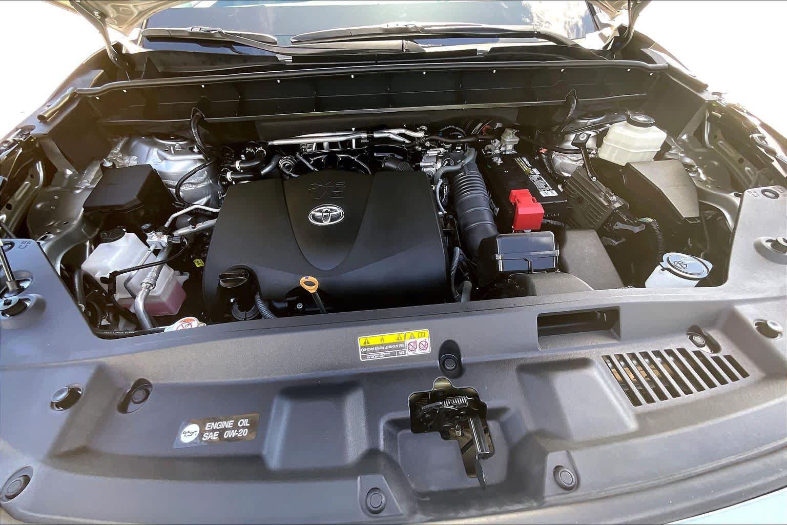 Used 2022 Toyota Highlander XLE FWD image 32
