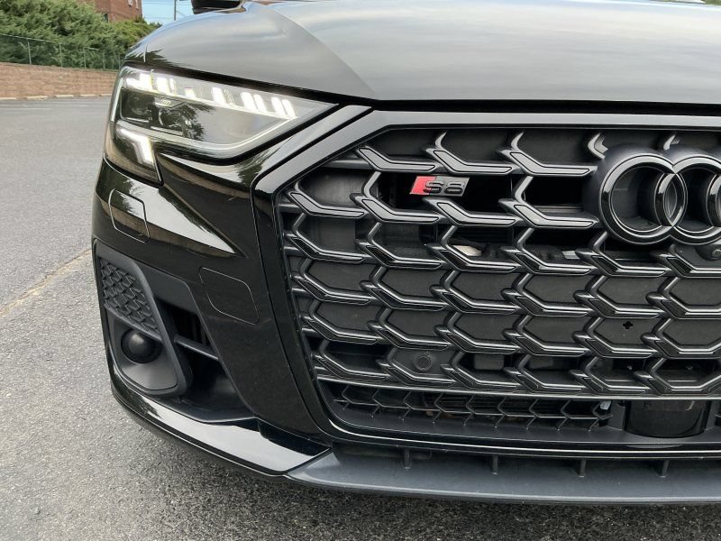 Used 2023 Audi S8 w/ S8 Comfort Plus Package AWD/4WD image 3