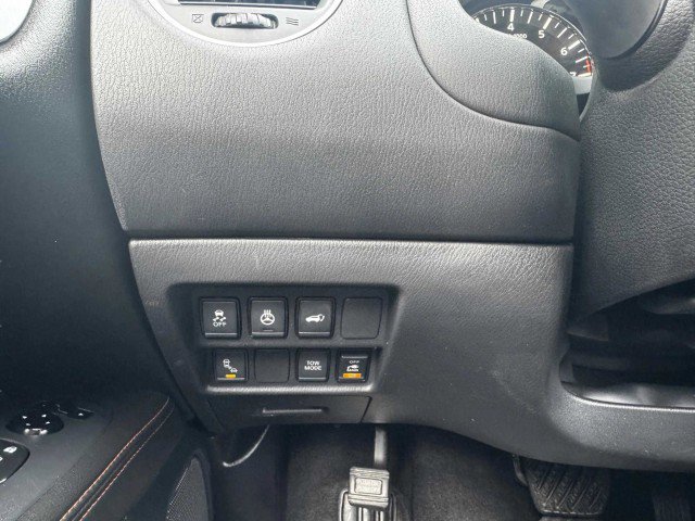 Used 2020 Nissan Pathfinder SL image 24