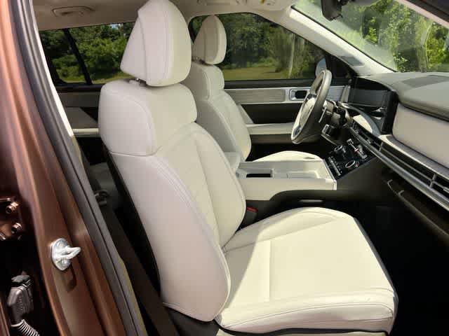 Used 2025 Hyundai Santa Fe Calligraphy AWD/4WD image 12