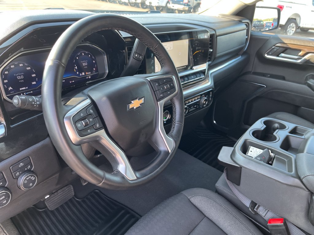 Used 2023 Chevrolet Silverado 1500 LT AWD/4WD image 16