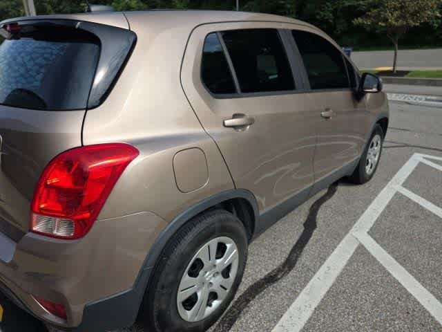 Used 2018 Chevrolet Trax LS FWD image 5
