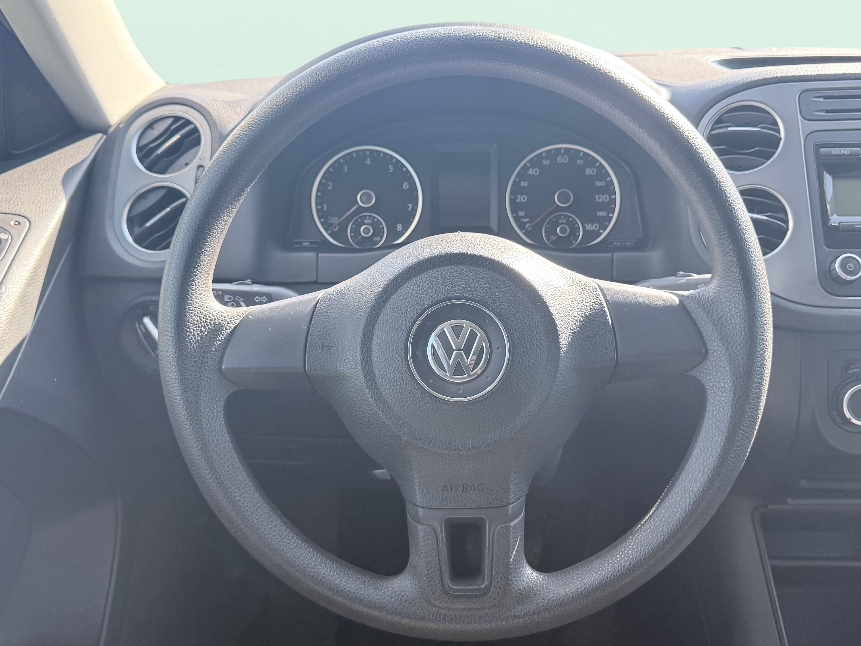 Used 2011 Volkswagen Tiguan S image 54