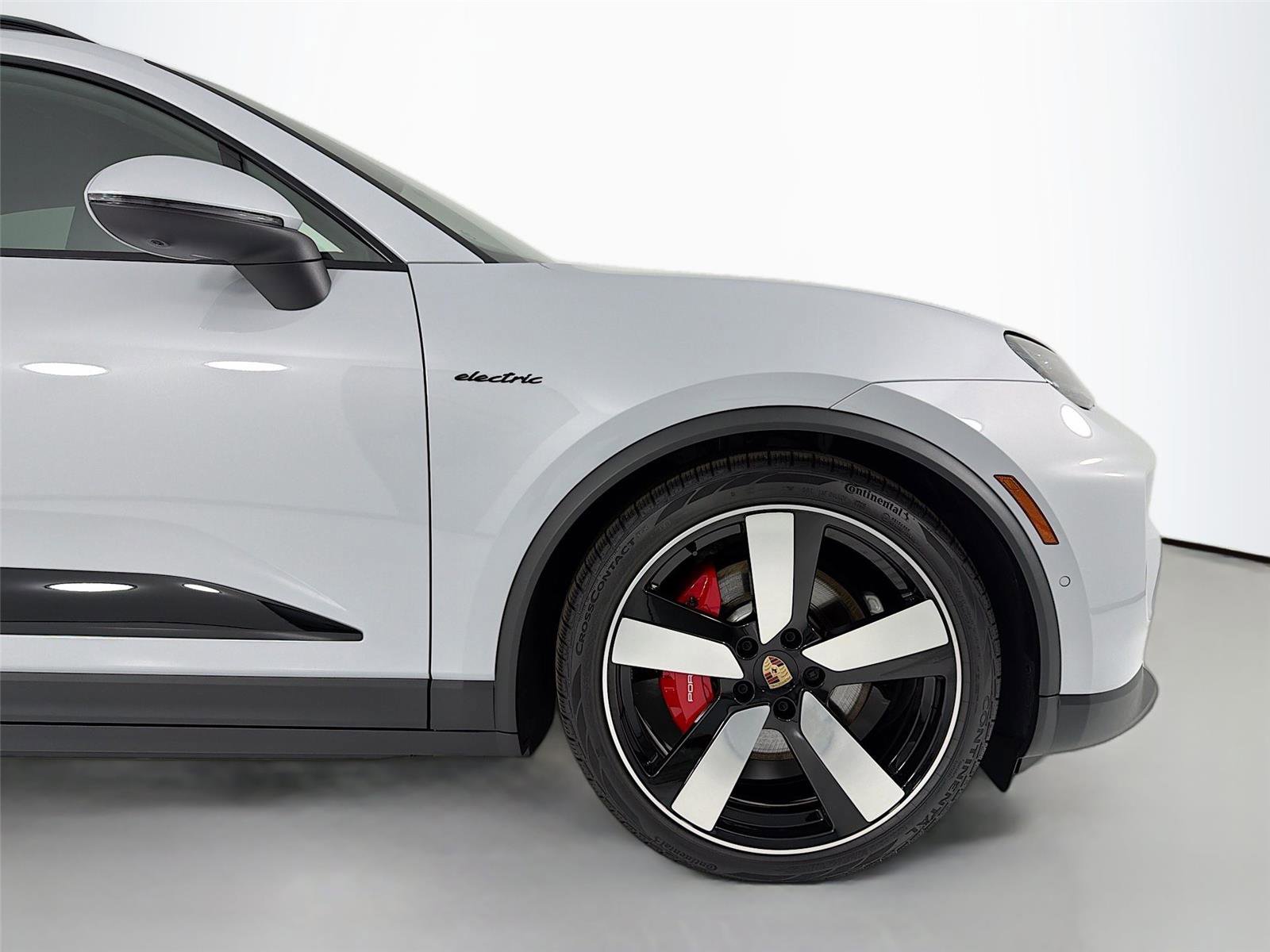 New 2025 Porsche Macan 4S Electric AWD/4WD image 23
