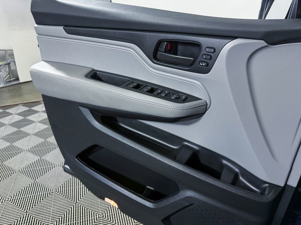 Used 2024 Honda Odyssey EX-L image 44