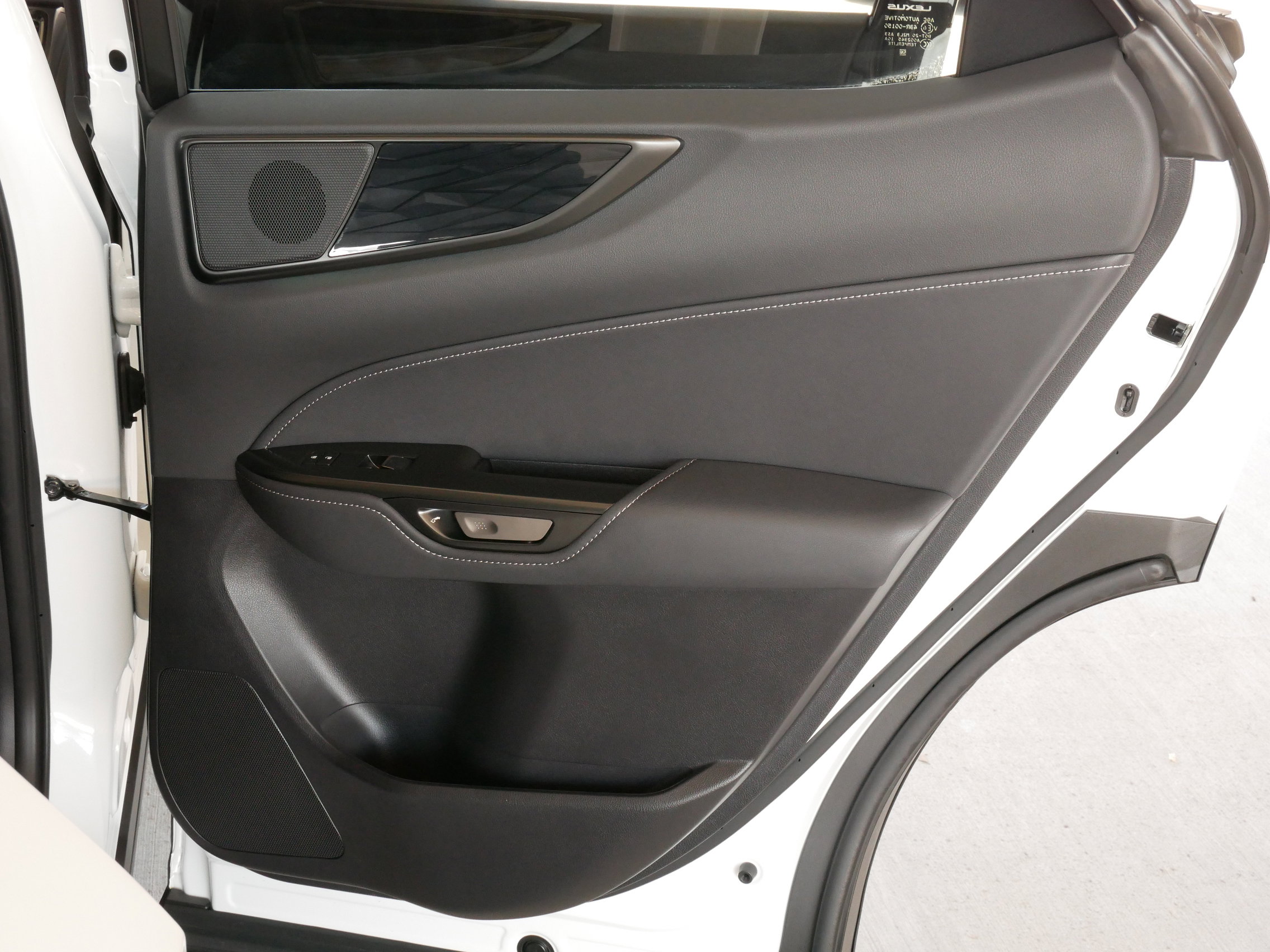 Used 2025 Lexus NX 350h AWD w/ Accessory Package (2T) image 18