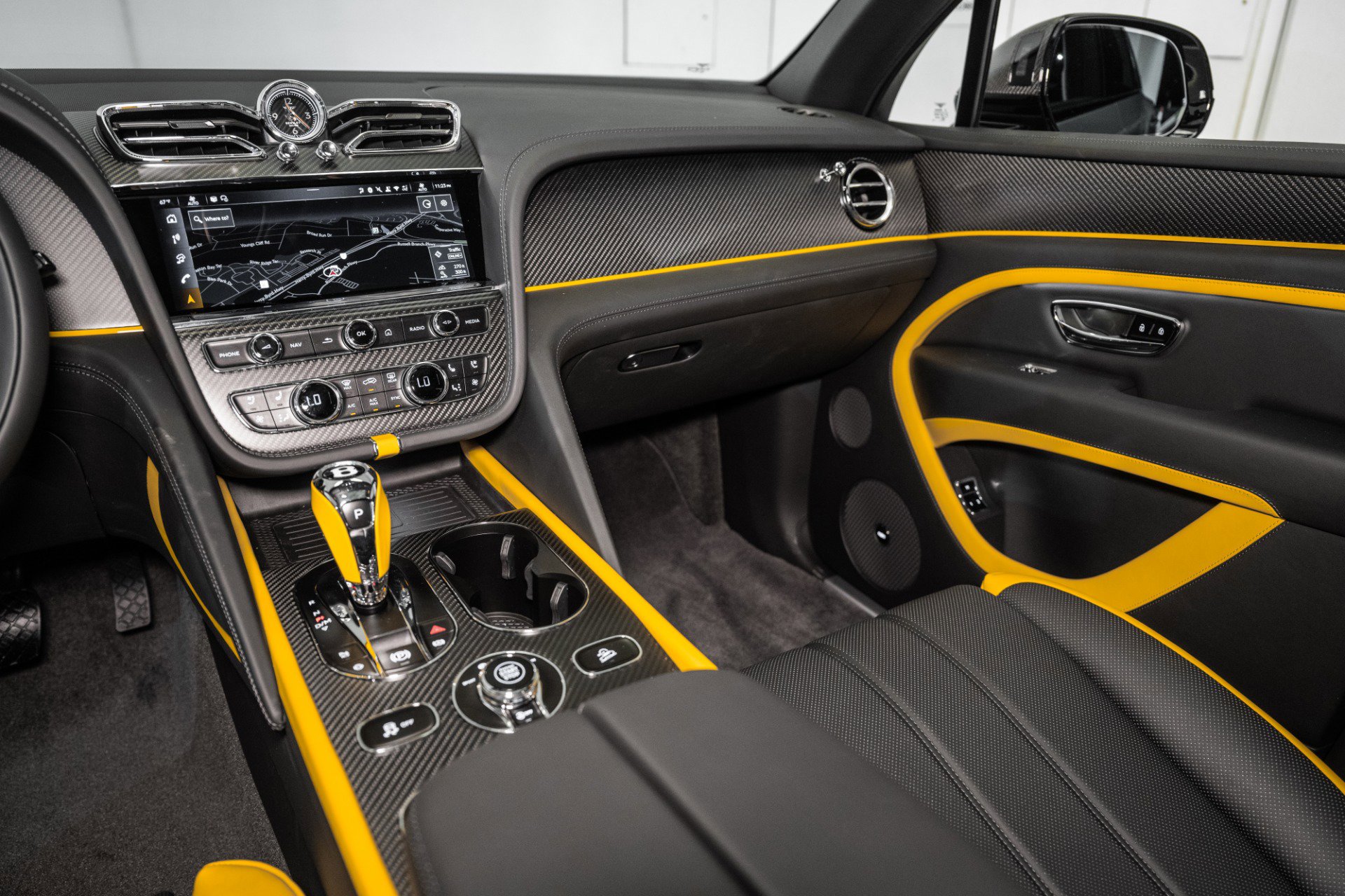 New 2025 Bentley Bentayga image 35