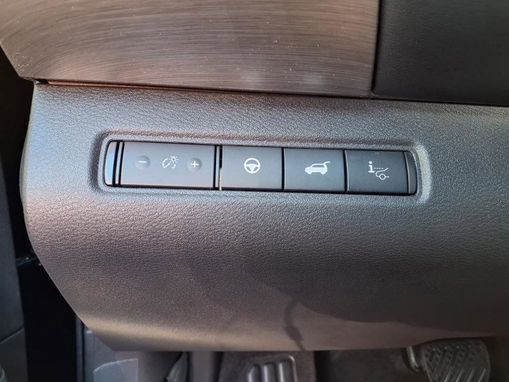 New 2025 Nissan Pathfinder Platinum w/ Black Appearance Package image 23