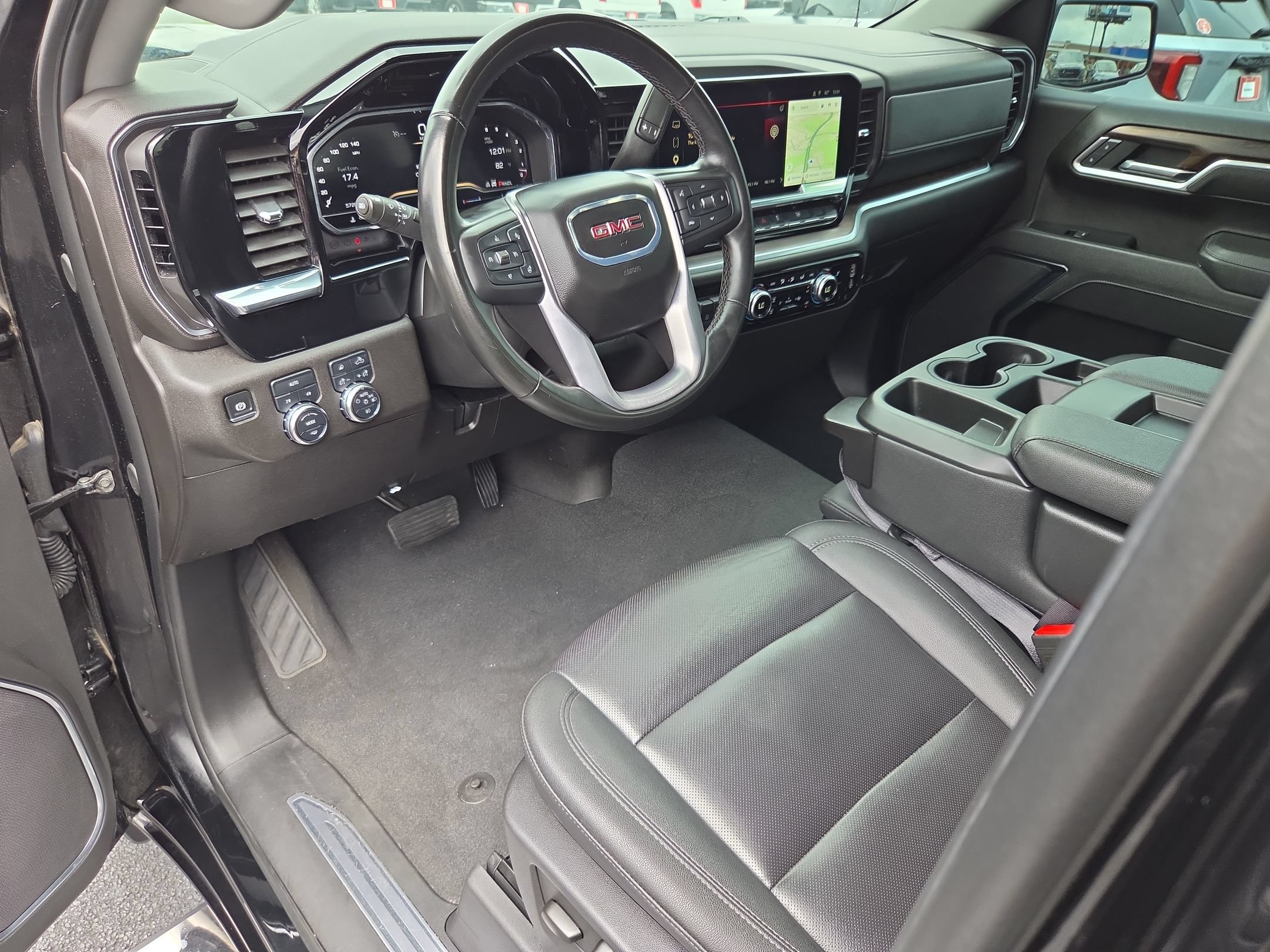 Used 2025 GMC Sierra 1500 SLT AWD/4WD image 12